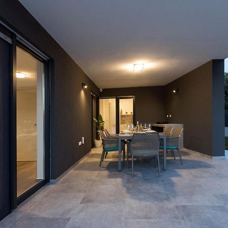 Modern 3-Bedroom Villa With A Private Pool Pula Eksteriør billede