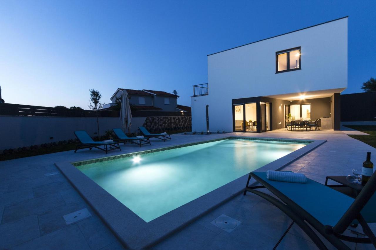 Modern 3-Bedroom Villa With A Private Pool Pula Eksteriør billede