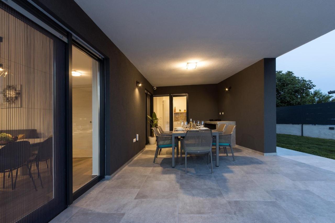 Modern 3-Bedroom Villa With A Private Pool Pula Eksteriør billede